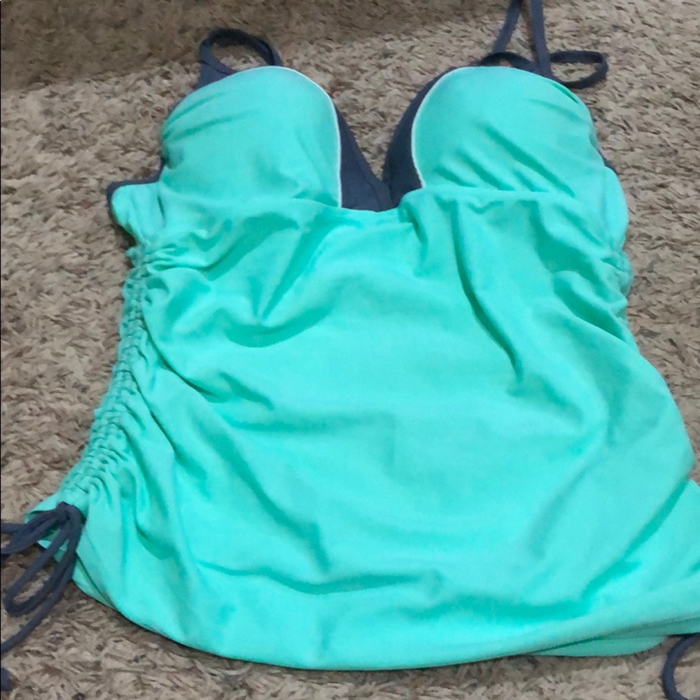 Women’s swim top & bottom